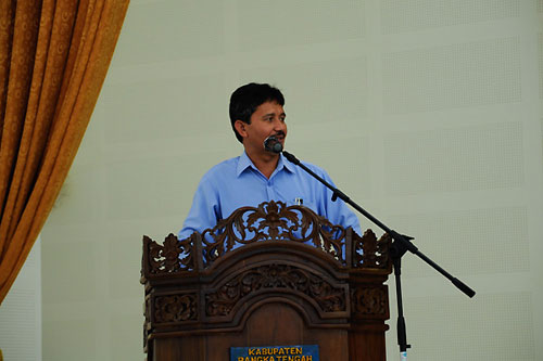 Sambutan Wakil Rektor I UBB Dedih Sapdjah, S.T., M.Sc. pada acara Pelepasan Peserta KKN UBB 2011 di Bangka Tengah