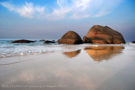 Foto-foto Pantai Tanjung Kelayang Tanjung Kelayang di Sungailiat Kabupaten Bangka